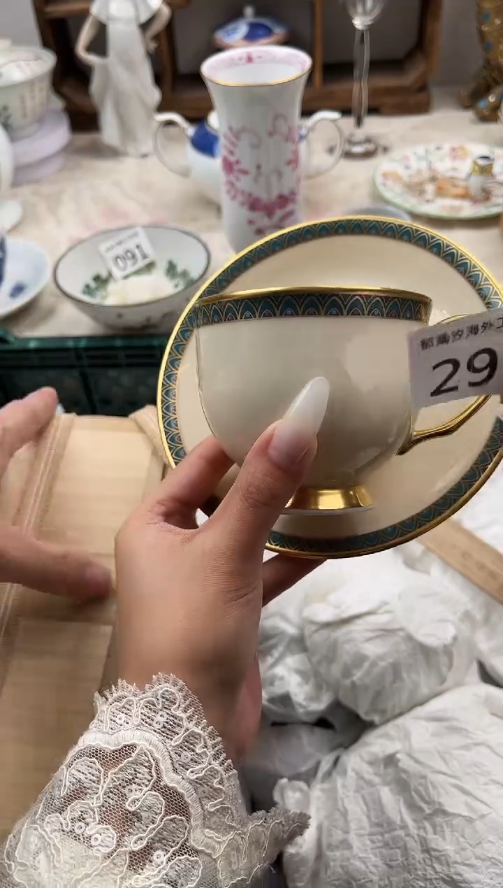 自****英C          292