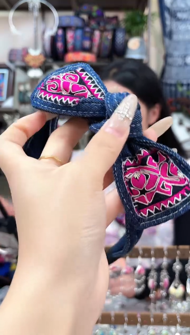 织绣民族风非遗老绣苗银饰品637