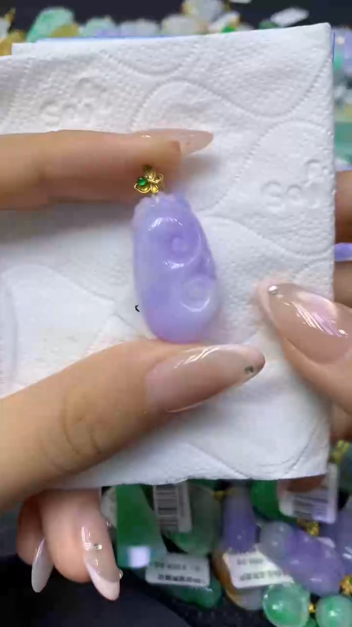 颈饰18K金镶嵌翡翠天然缅甸翡翠A货