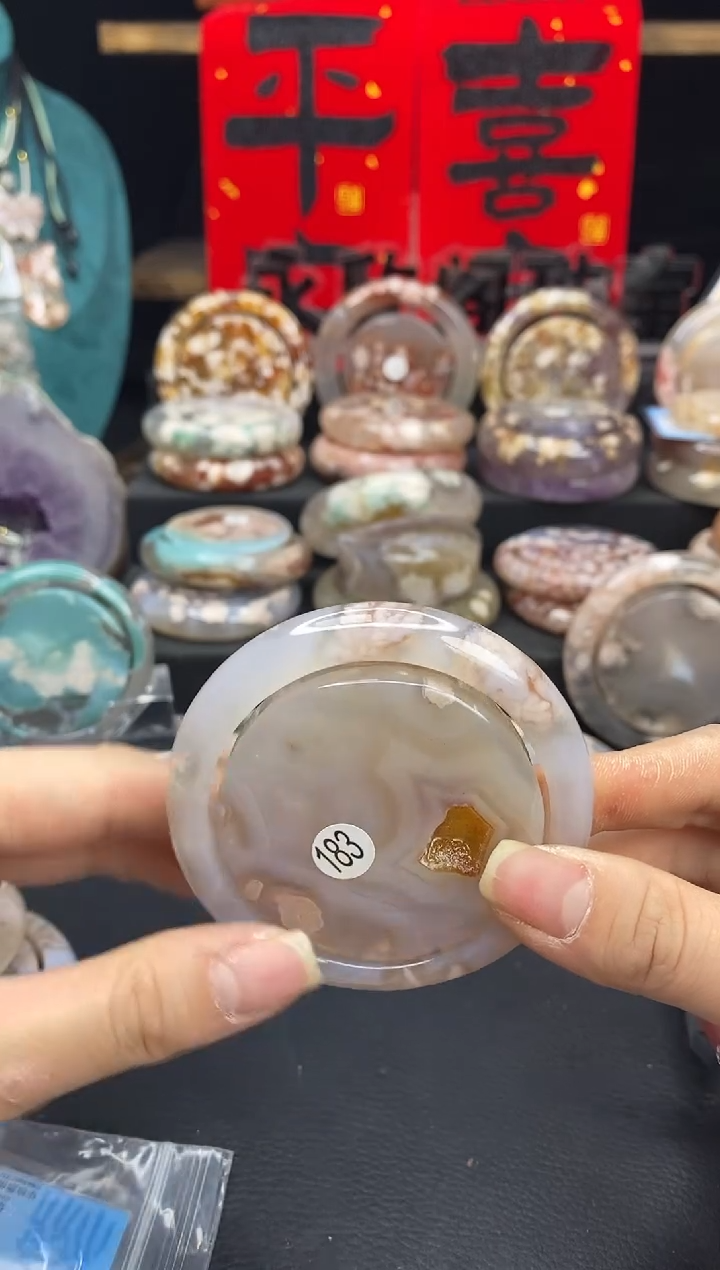 【闪购商品】石英质玉手镯（圆镯）未镶嵌54