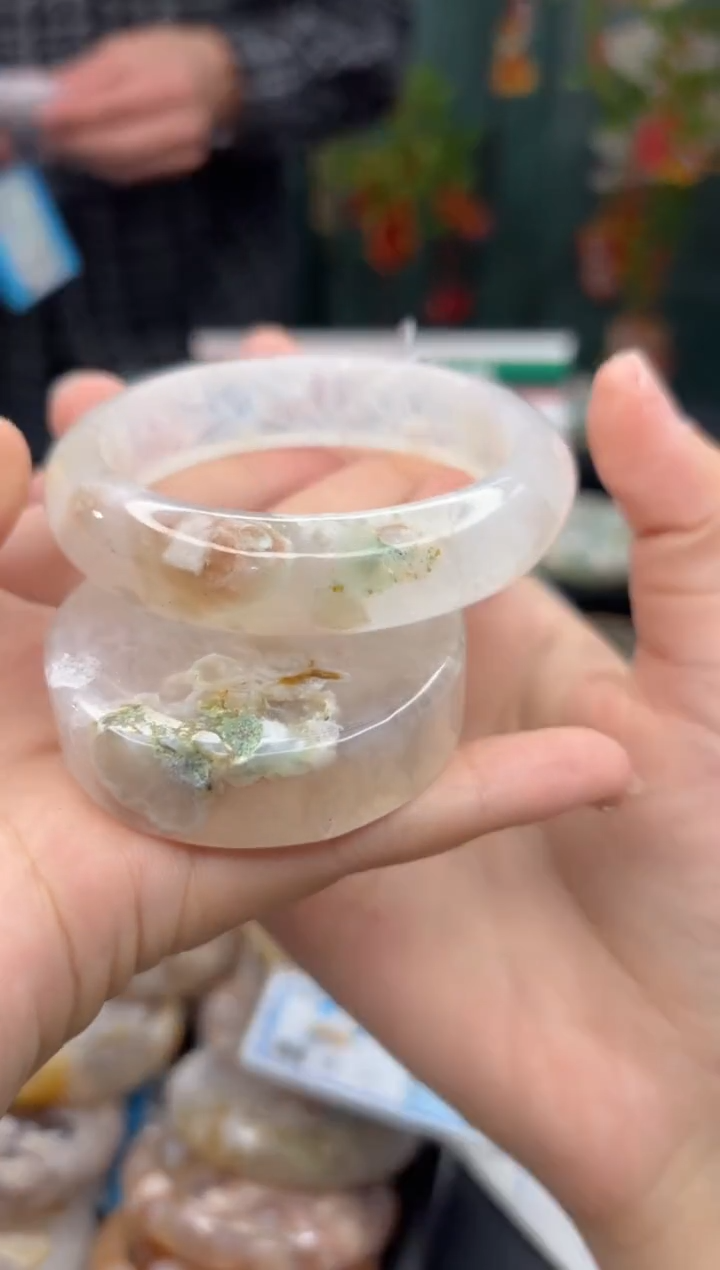 【闪购商品】石英质玉手镯未镶嵌30（57圈赠送镯心）