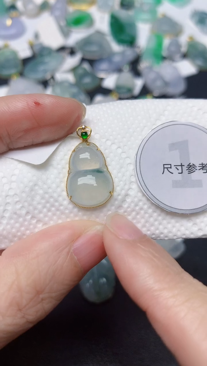 颈饰18K金镶嵌翡翠天然缅甸A货翡翠