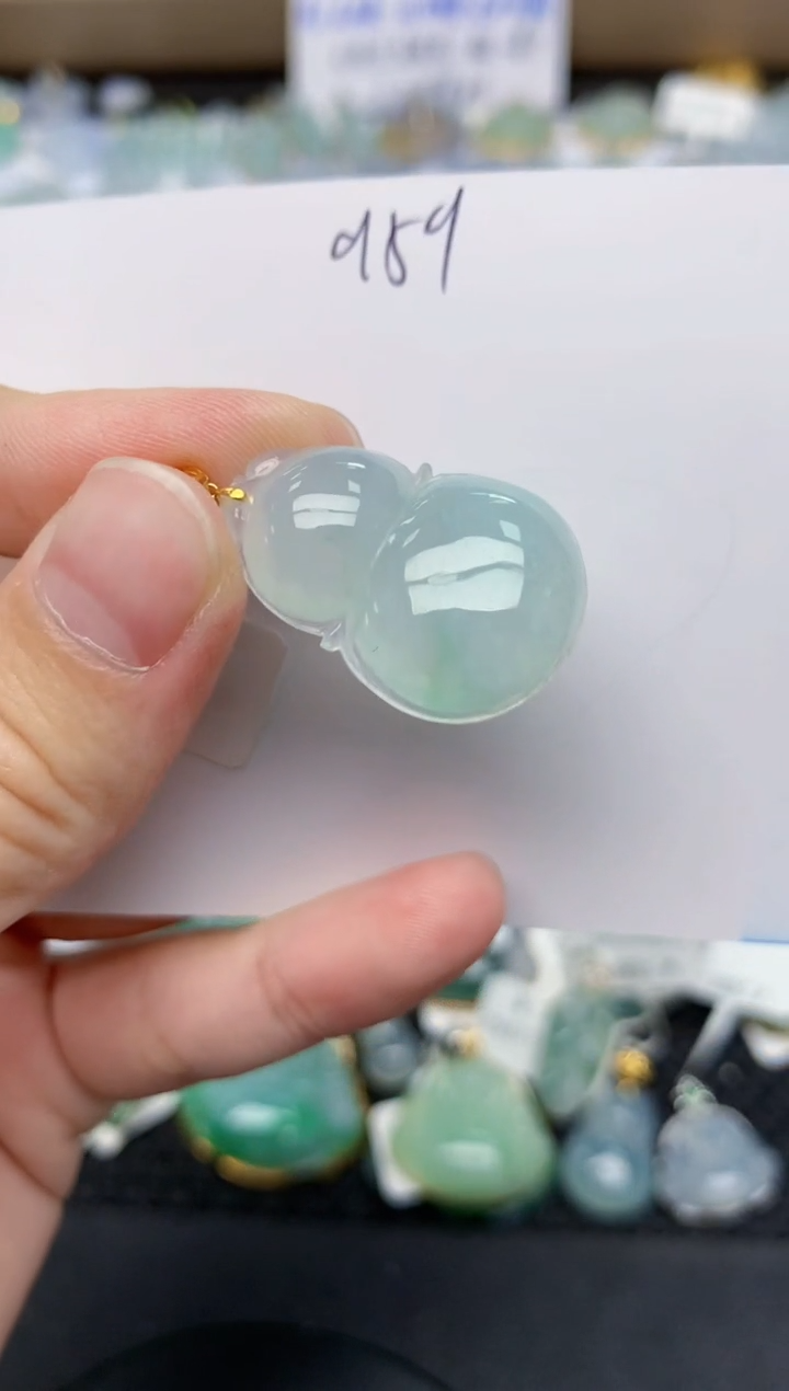 翡翠18K金镶嵌颈饰天然缅甸A货翡翠