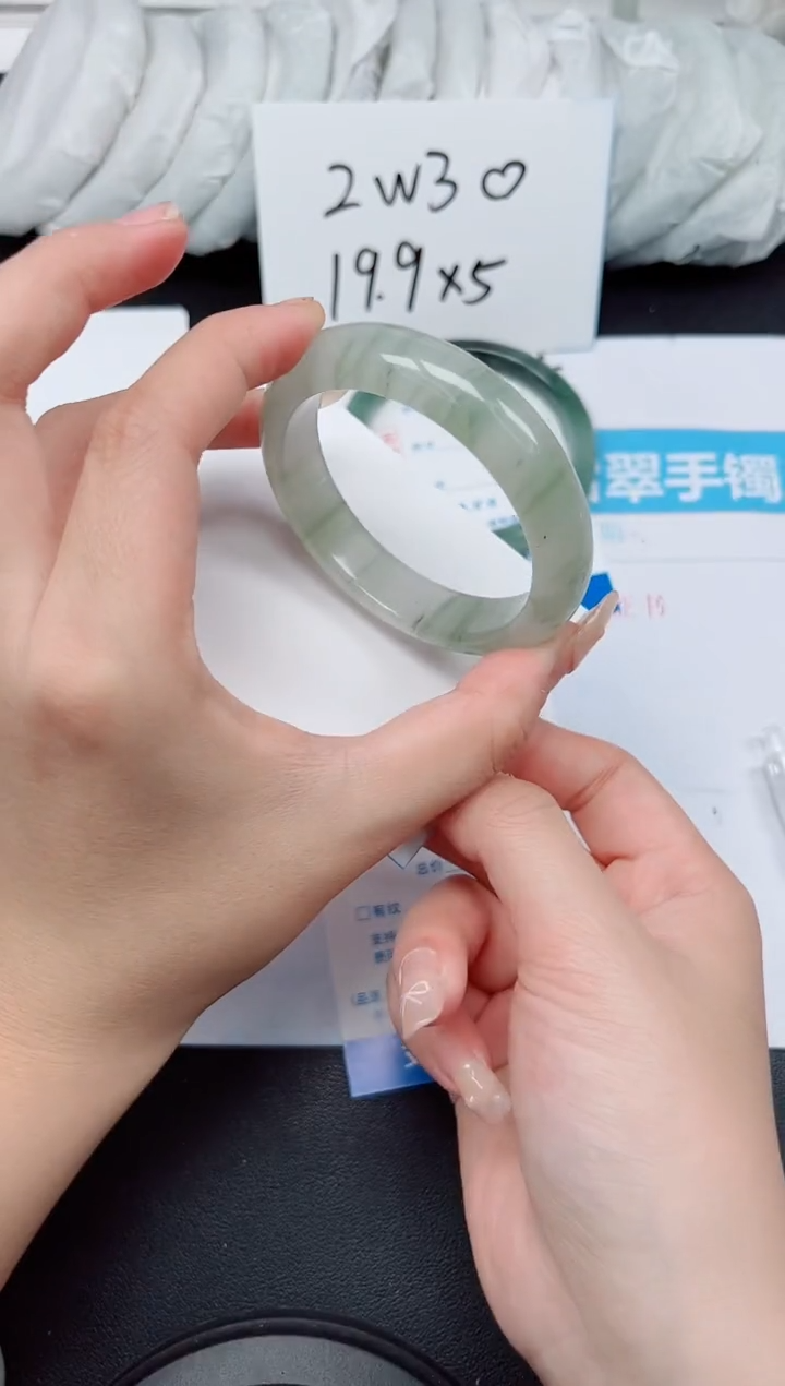 【闪购商品】石英质玉手镯未镶嵌G161-54