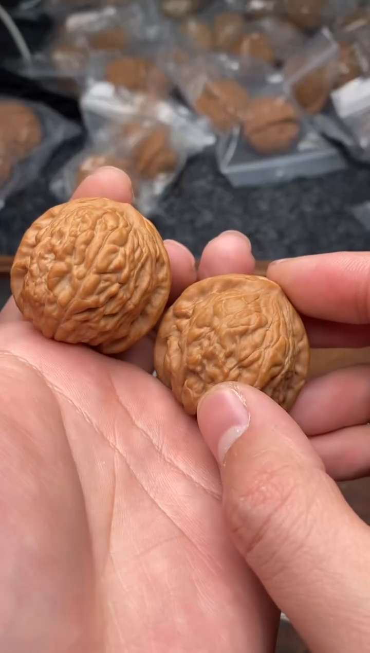 【闪购商品】文玩核桃把件G99号38尺九月