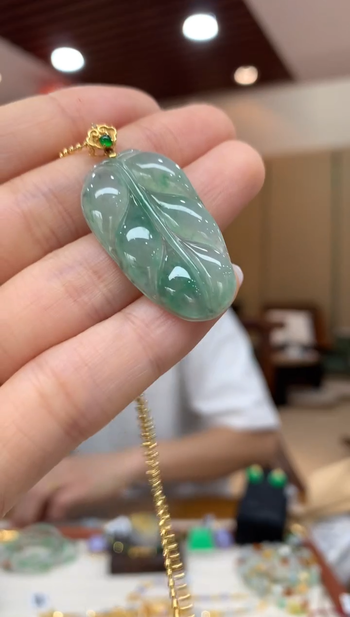 吊坠(不含链)18K金镶嵌翡翠叶子