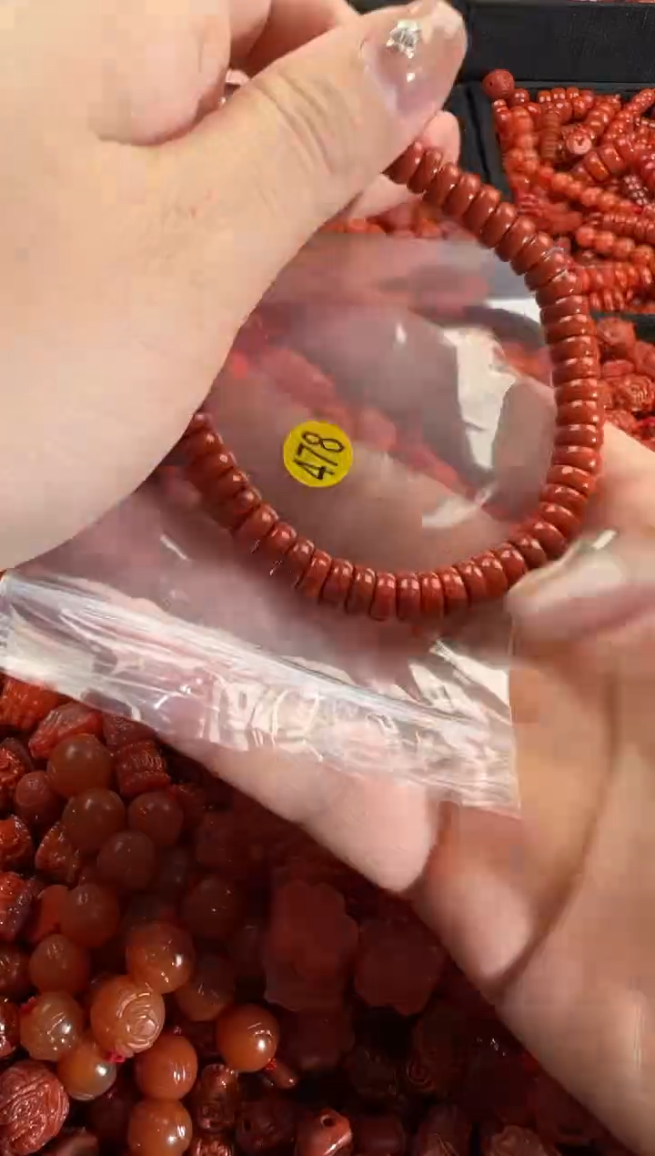 【闪购商品】南红玛瑙未镶嵌颈饰1