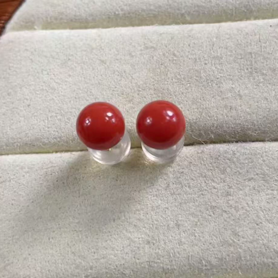 天然珊瑚圆珠耳饰