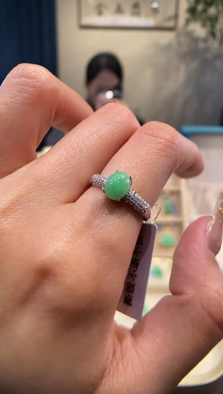 【闪购商品】翡翠吊坠(不含链)银S925镶嵌蛋面戒指