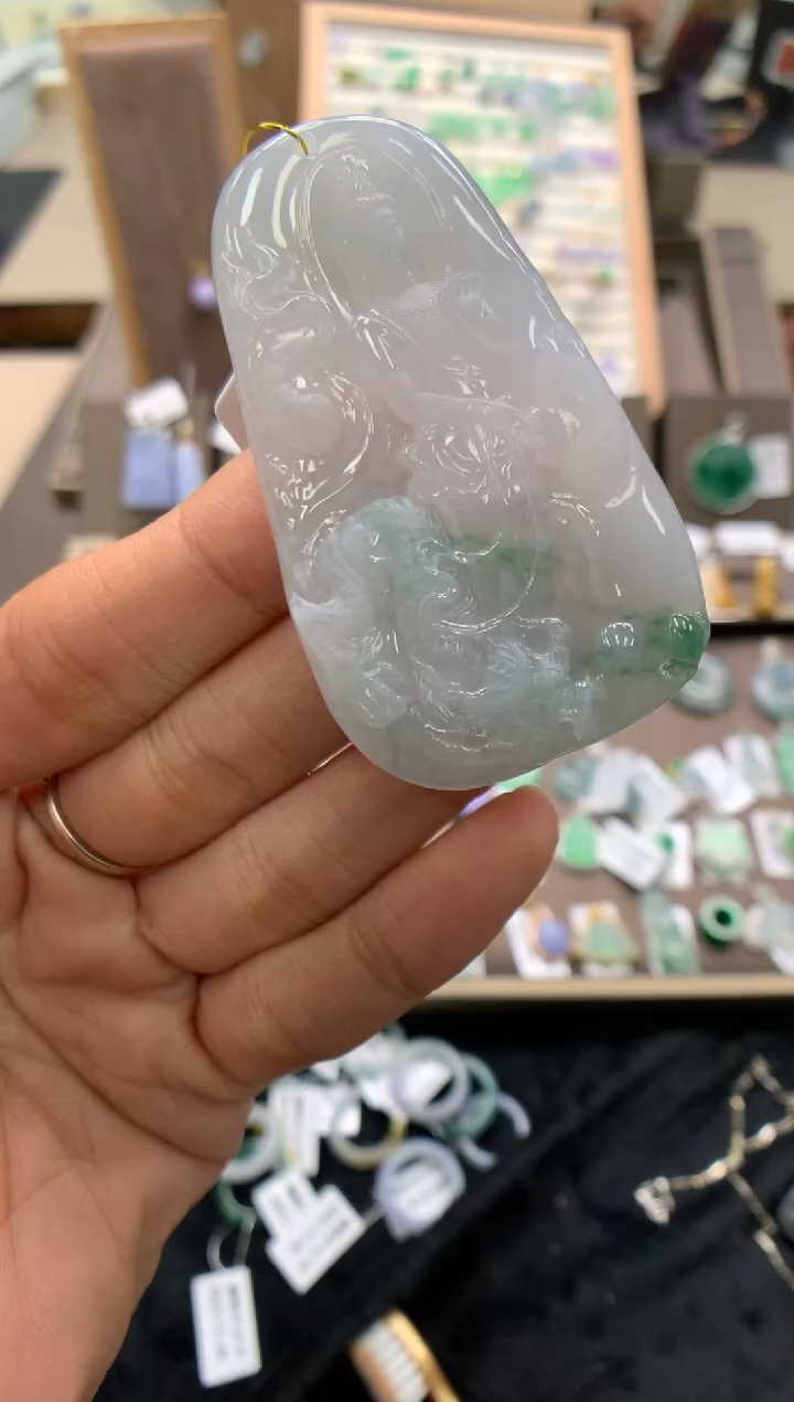 颈饰未镶嵌翡翠御龙观音