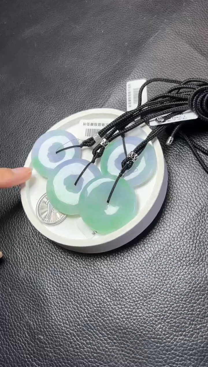 【闪购商品】翡翠颈饰未镶嵌YM1085-3平安扣多样性发一