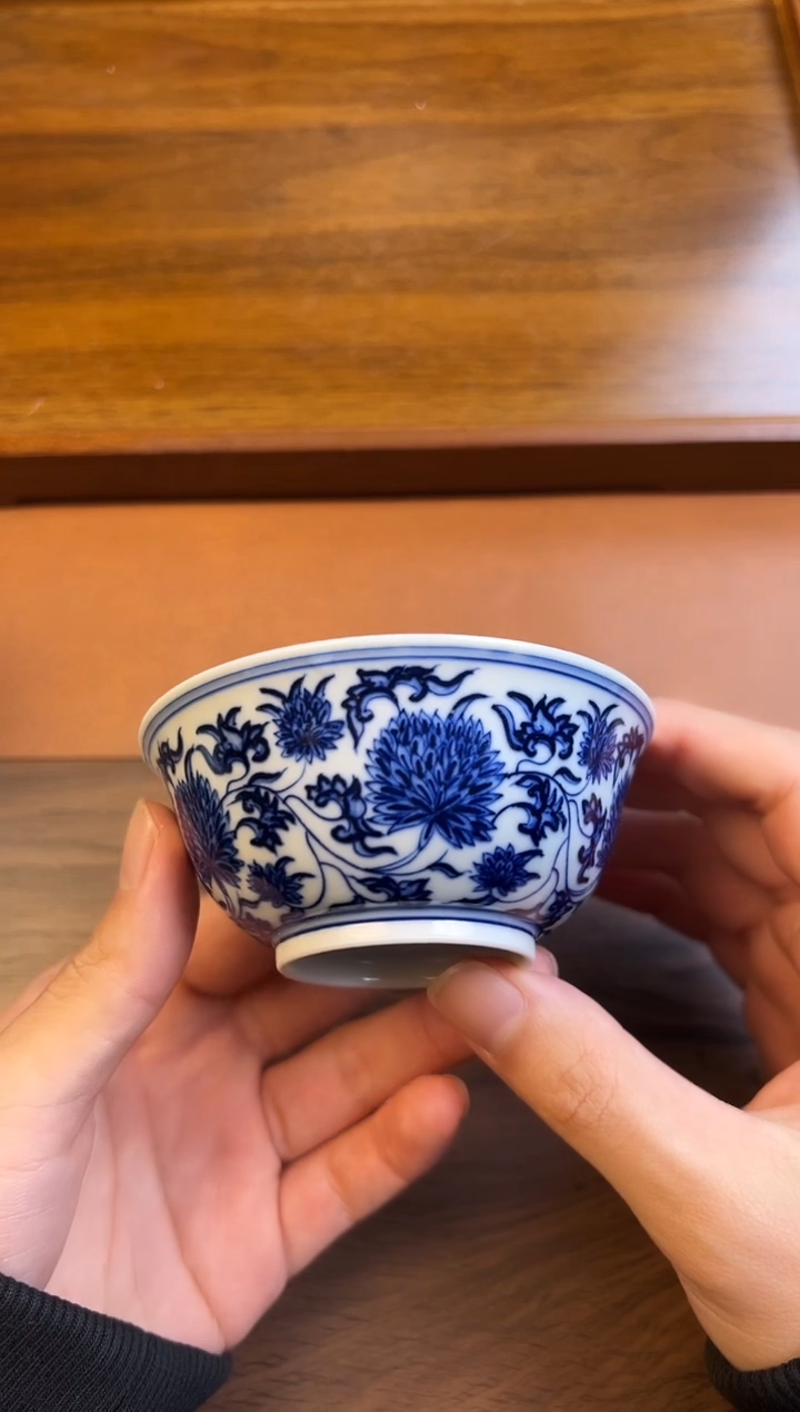 问青坊纯手工手绘青花缠枝菊花柴窑主人杯