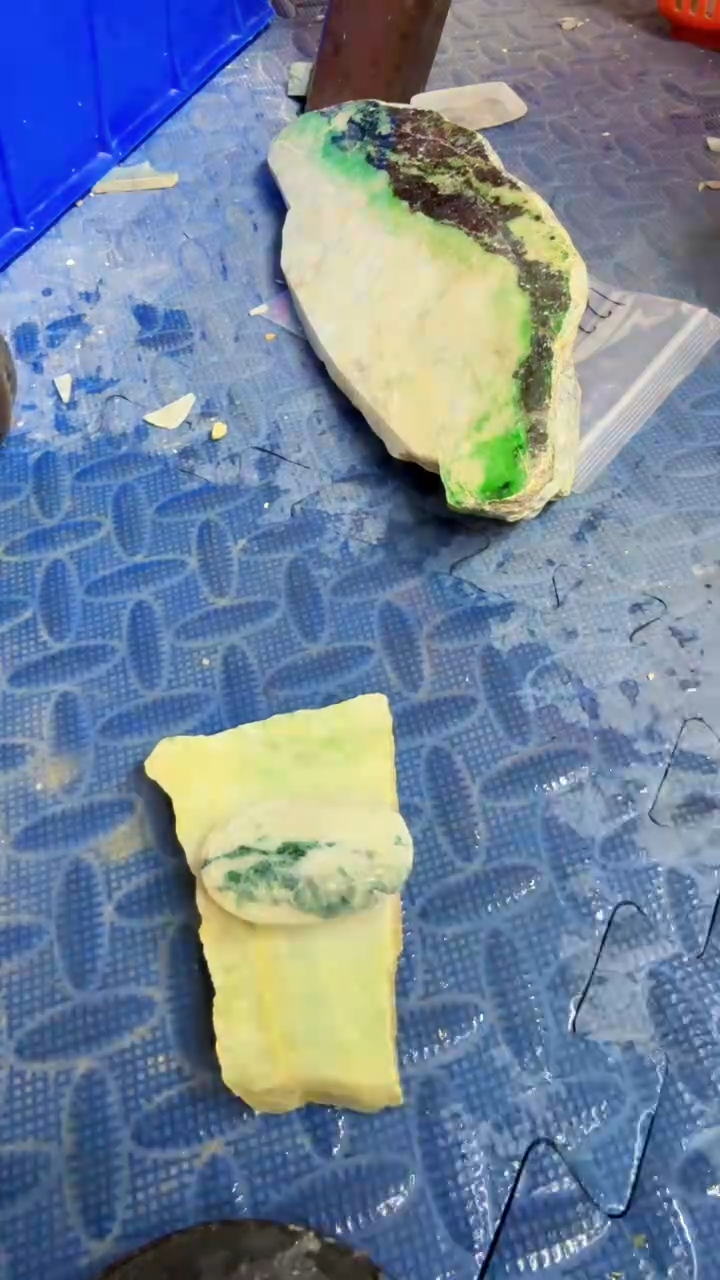 翡翠挂件未镶嵌金***X天然翡翠173