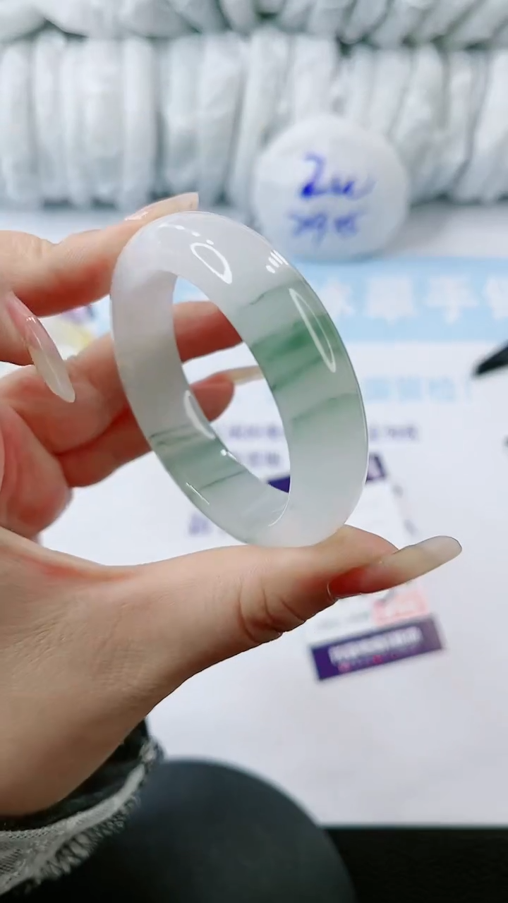 【闪购商品】石英质玉手镯未镶嵌 多样性发货V230