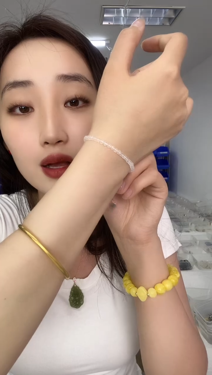 水晶手链未镶嵌天然珠宝多样性发其一