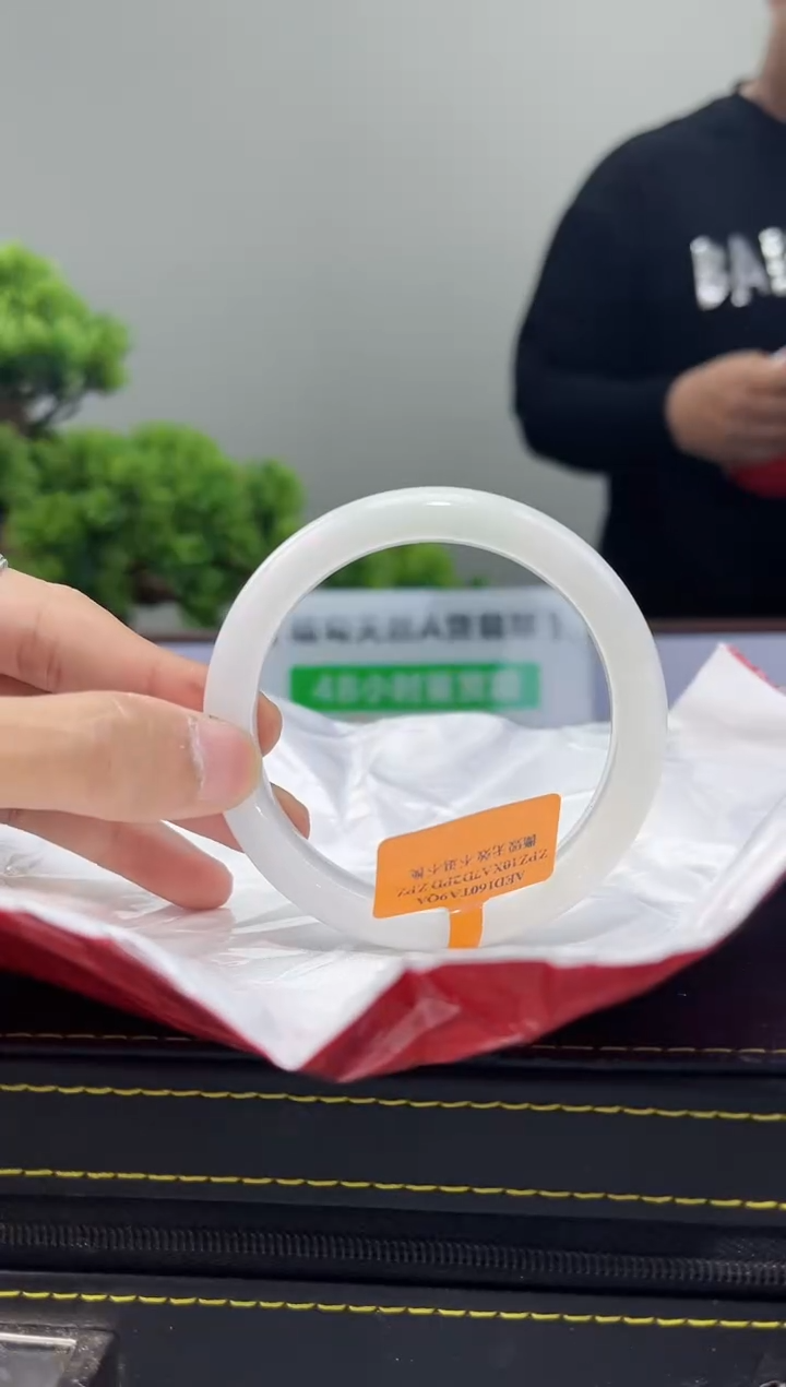 【闪购商品】翡翠手镯未镶嵌手镯34