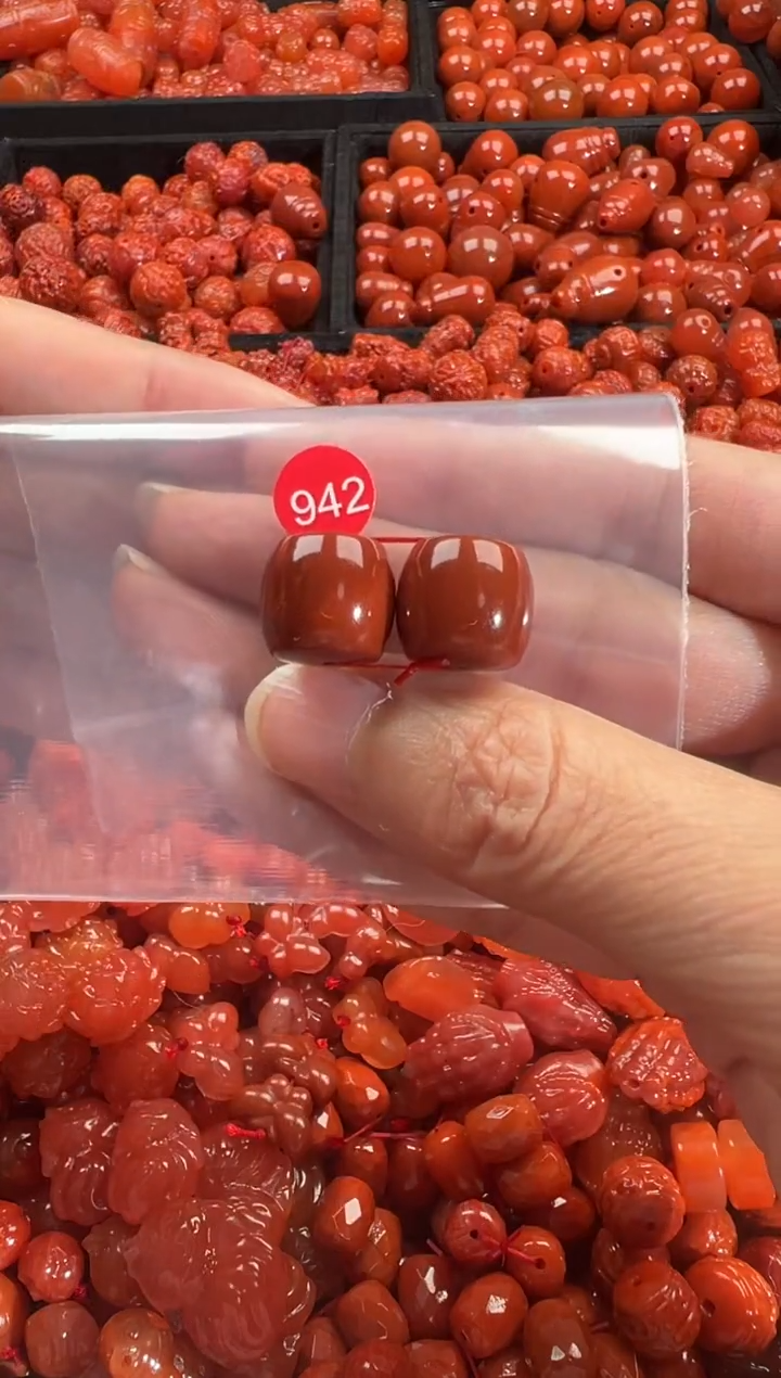 颈饰未镶嵌南红玛瑙1