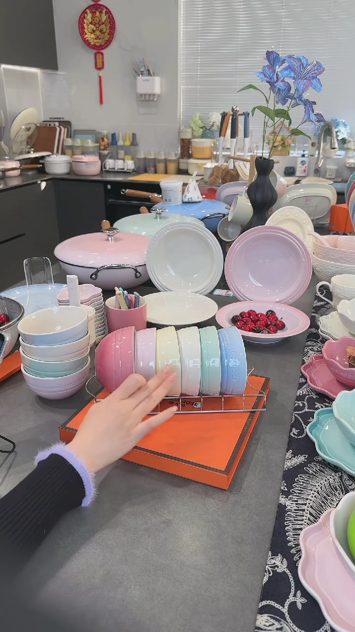 【闪购商品】瓷六色米饭碗