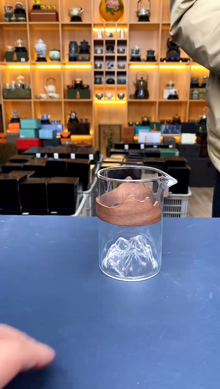 【闪购商品】撤柜高货，价格随便开@@D606