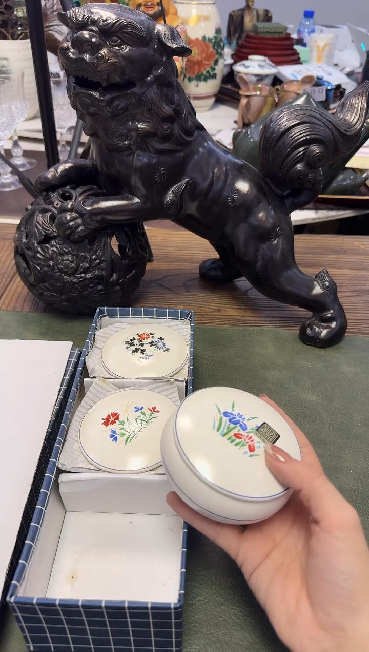 茶周边087带款盖罐3只