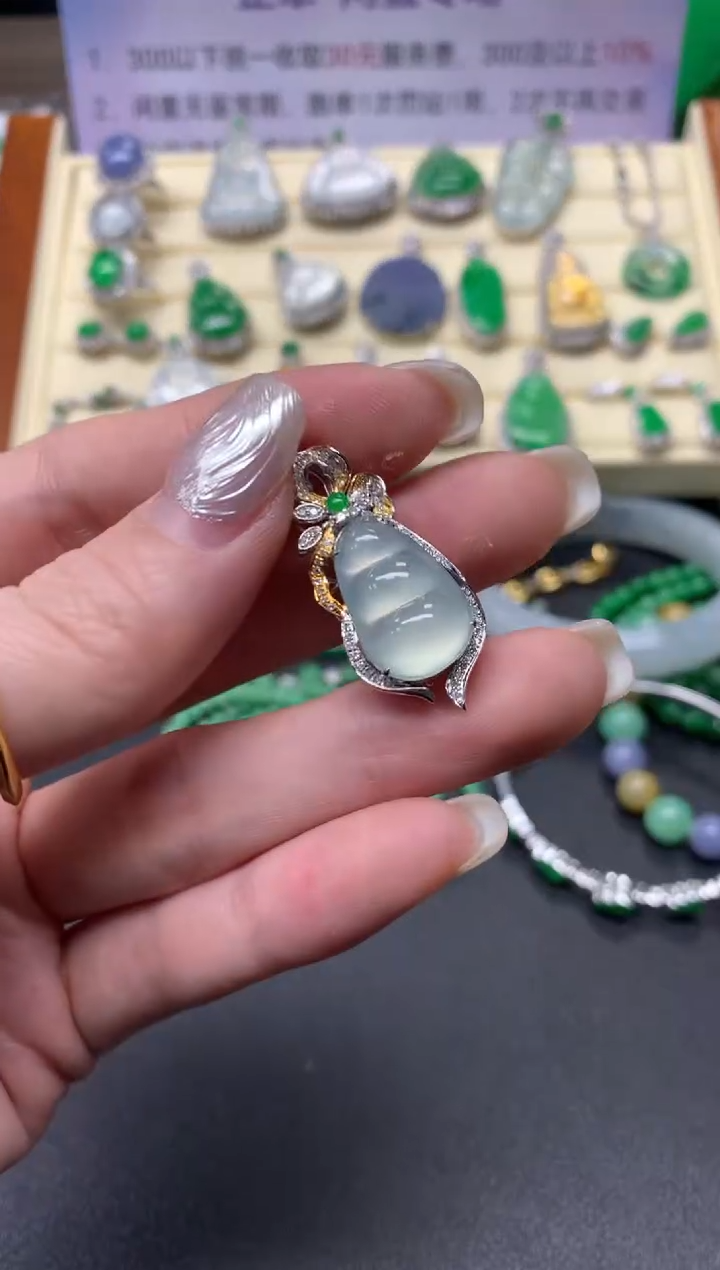 【闪购商品】翡翠吊坠(不含链)18K金镶嵌吊坠|6300+630