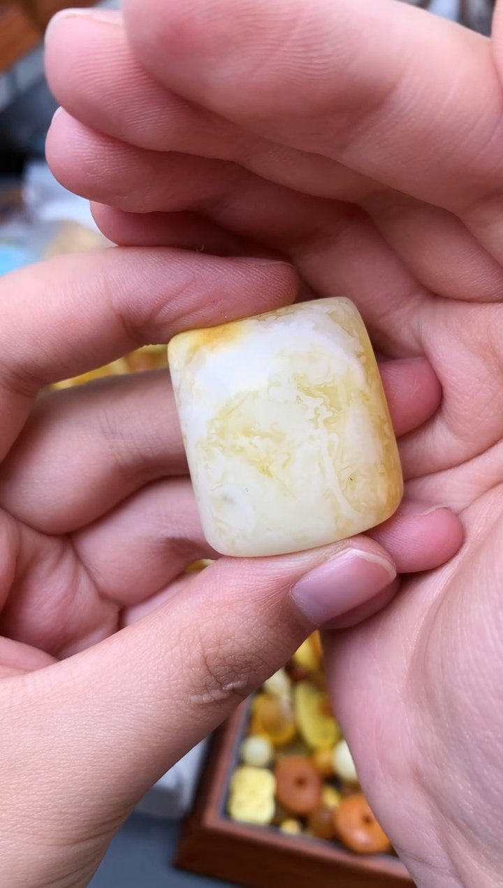 【闪购商品】琥珀珠宝奇石未镶嵌180