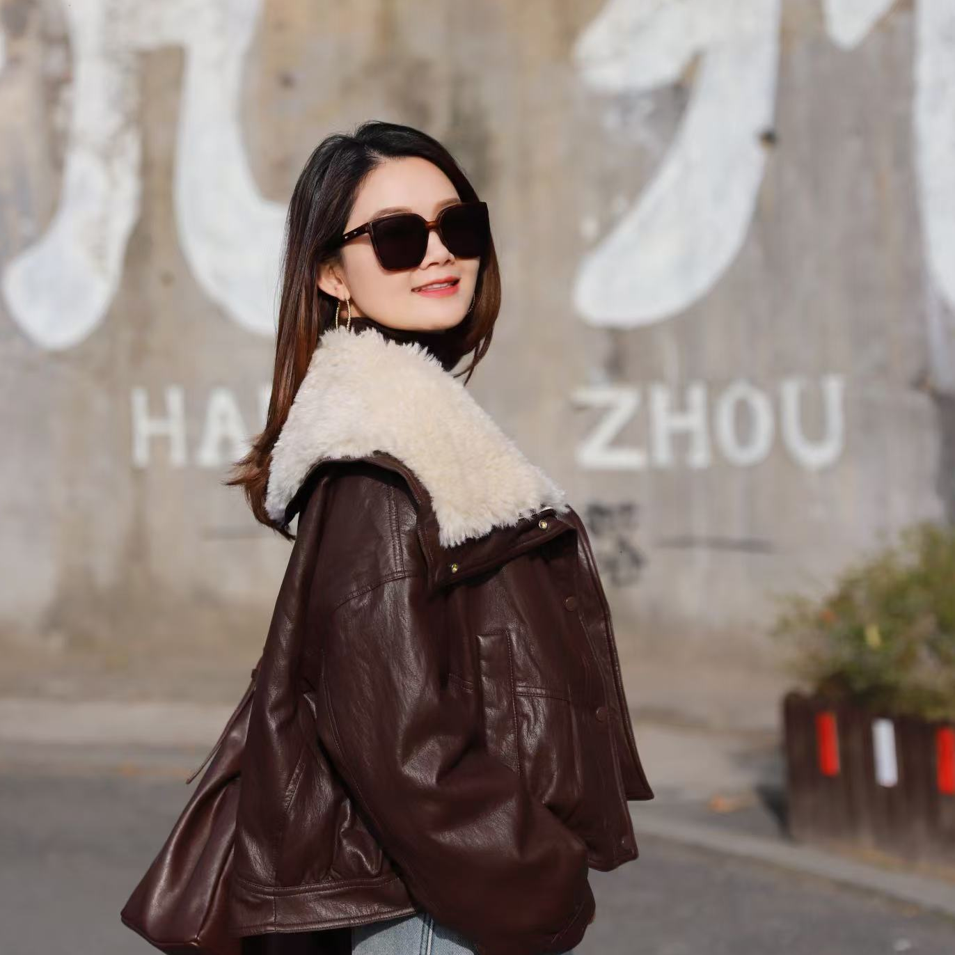 哲思凡冬季大毛领机车皮衣羽绒服外套时尚韩版加厚皮衣外套女