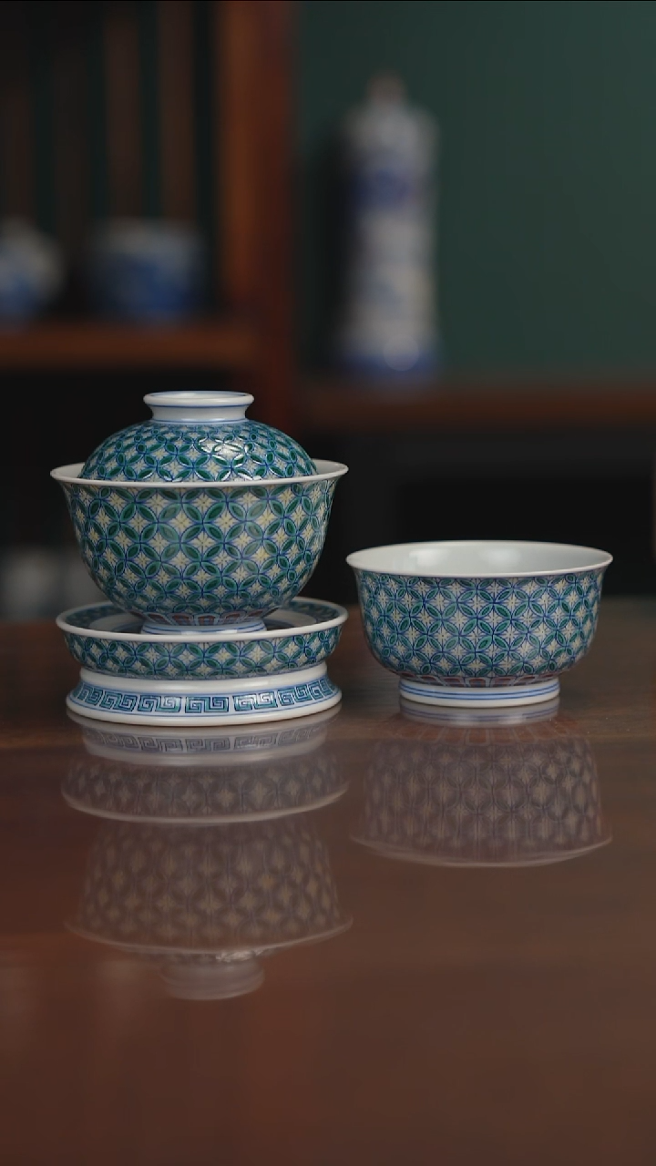 空山明月新派斗彩铜钱纹