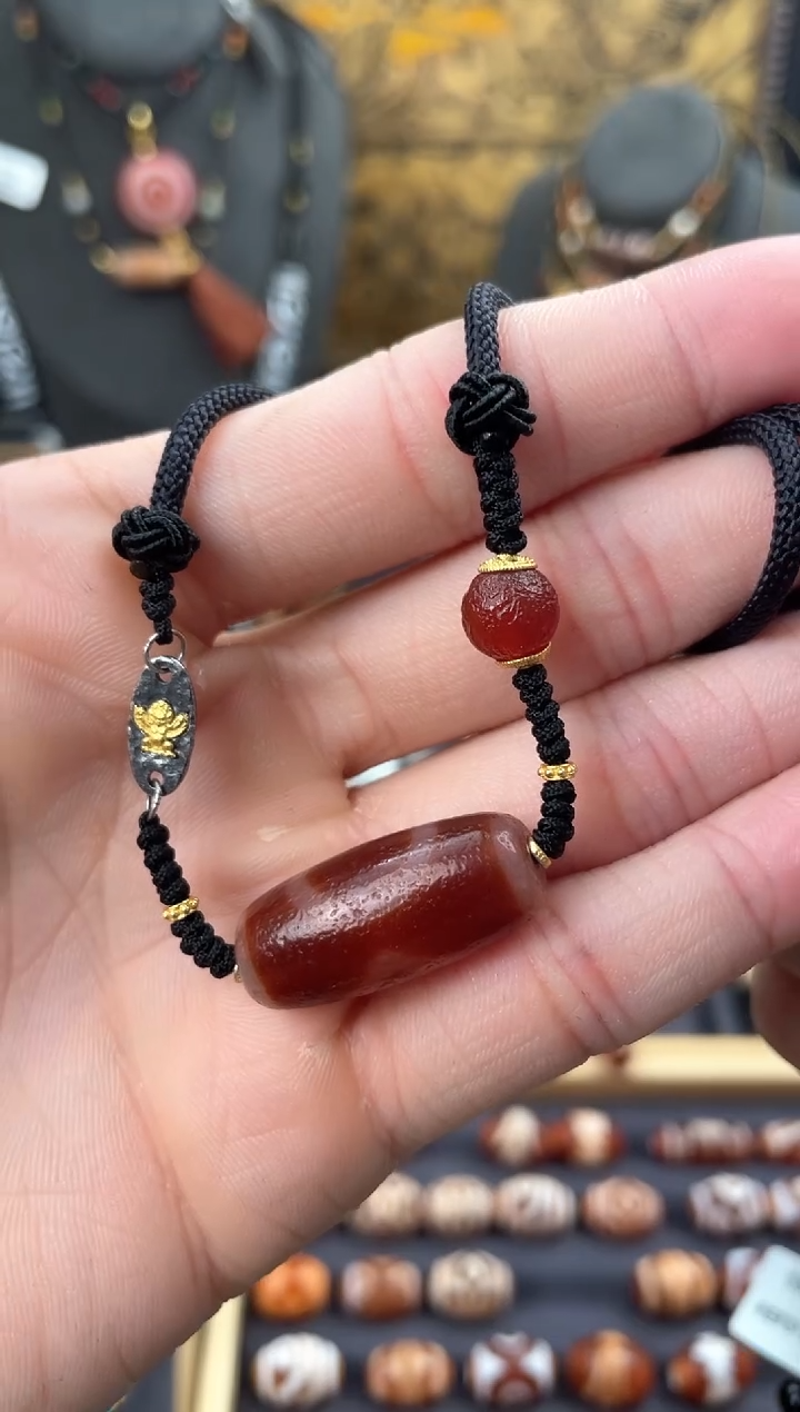 【闪购商品】玛瑙/玉髓颈饰未镶嵌美泓红肉一眼锁骨链