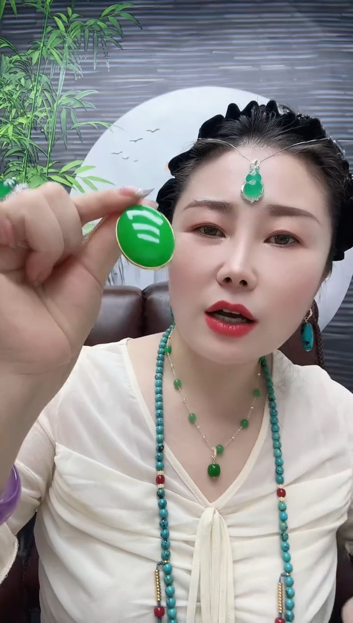 高货大圆鸽子蛋吊坠