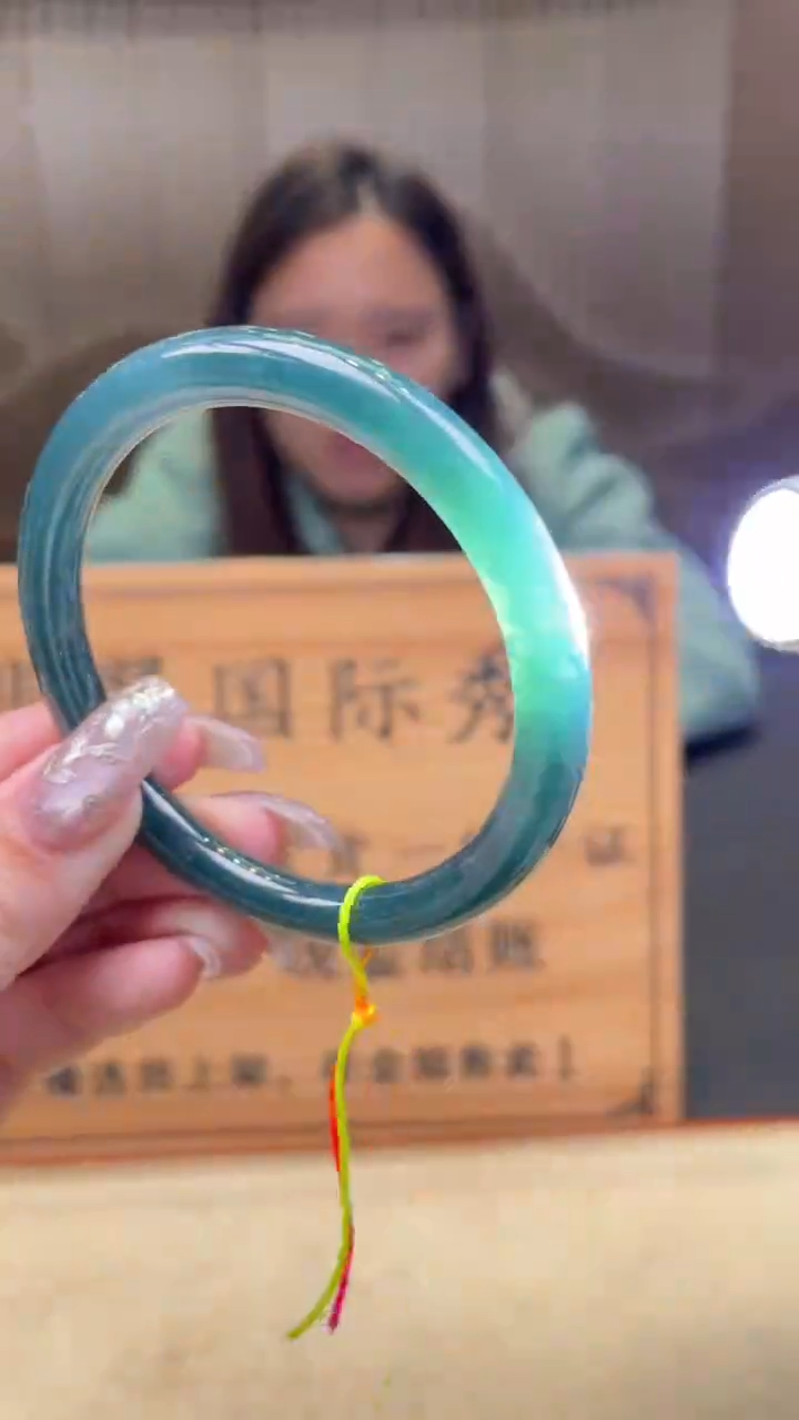 【闪购商品】翡翠手镯未镶嵌      *59