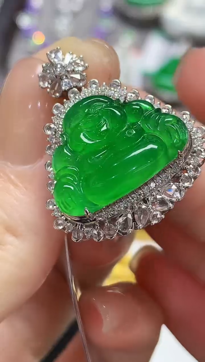 吊坠(不含链)18K金镶嵌翡翠熊**人AL