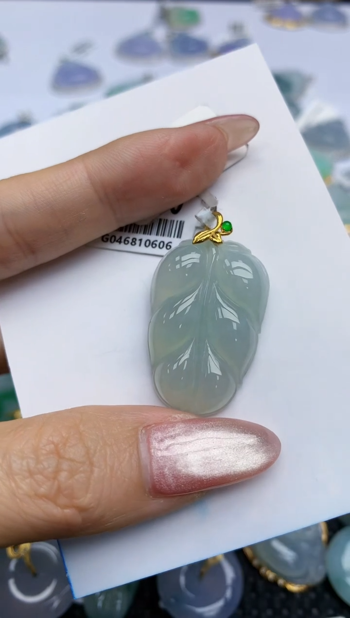 【闪购商品】翡翠挂件18K金镶嵌天然翡翠A货