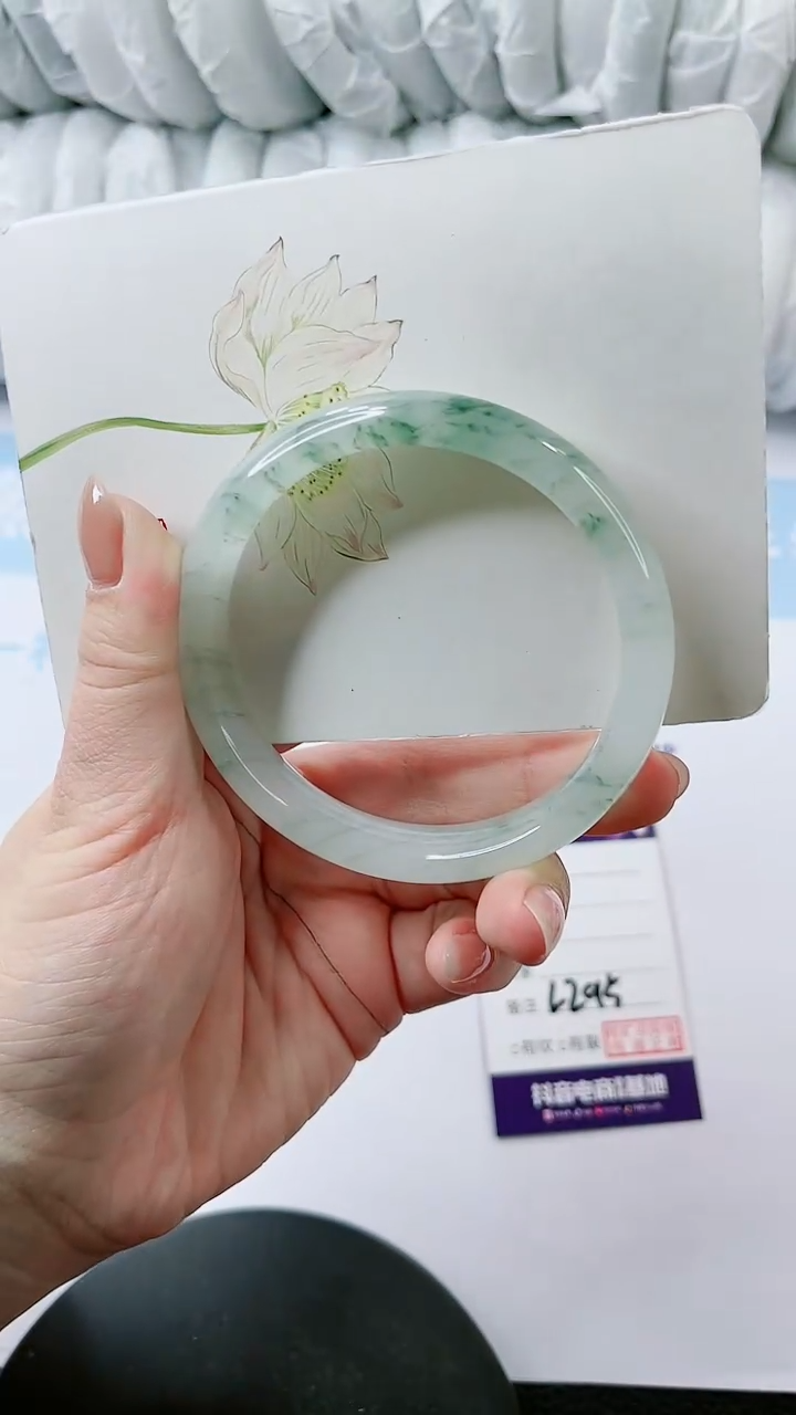 【闪购商品】石英质玉手镯未镶嵌多样性发货L295