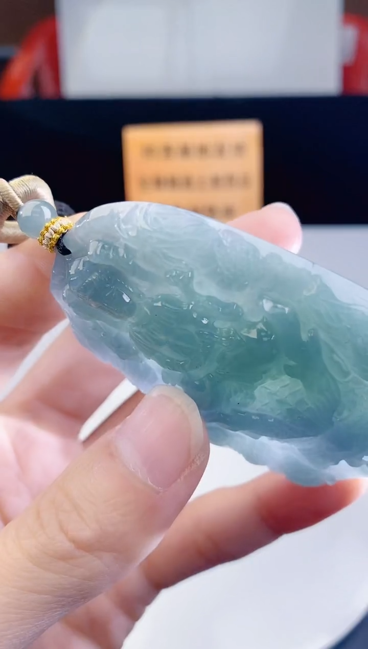 颈饰未镶嵌翡翠·