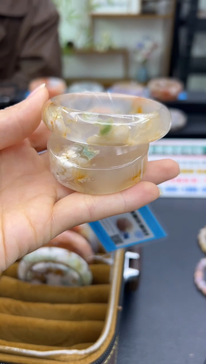 【闪购商品】石英质玉手镯未镶嵌C148(53圈赠送镯心)