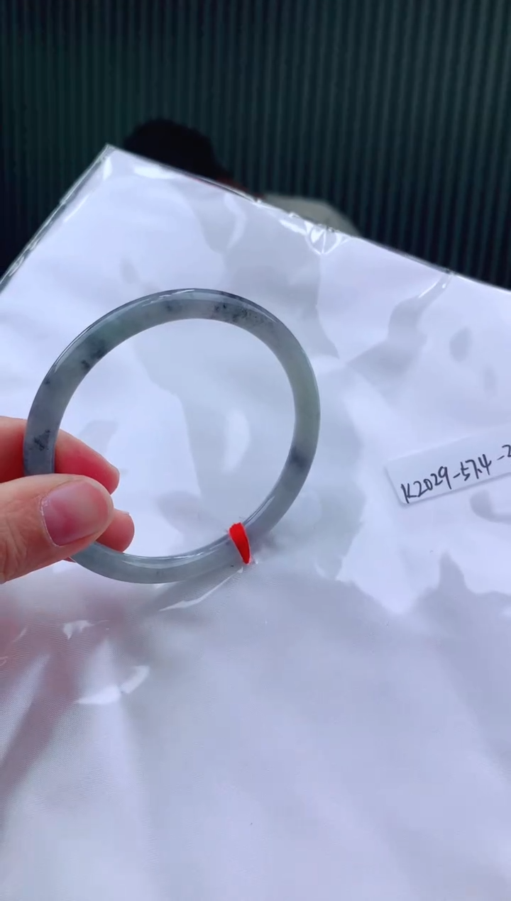 未镶嵌手镯翡翠57+