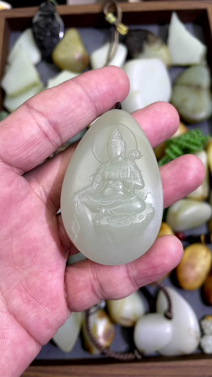 【闪购商品】和田玉颈饰未镶嵌且末清白自在观音