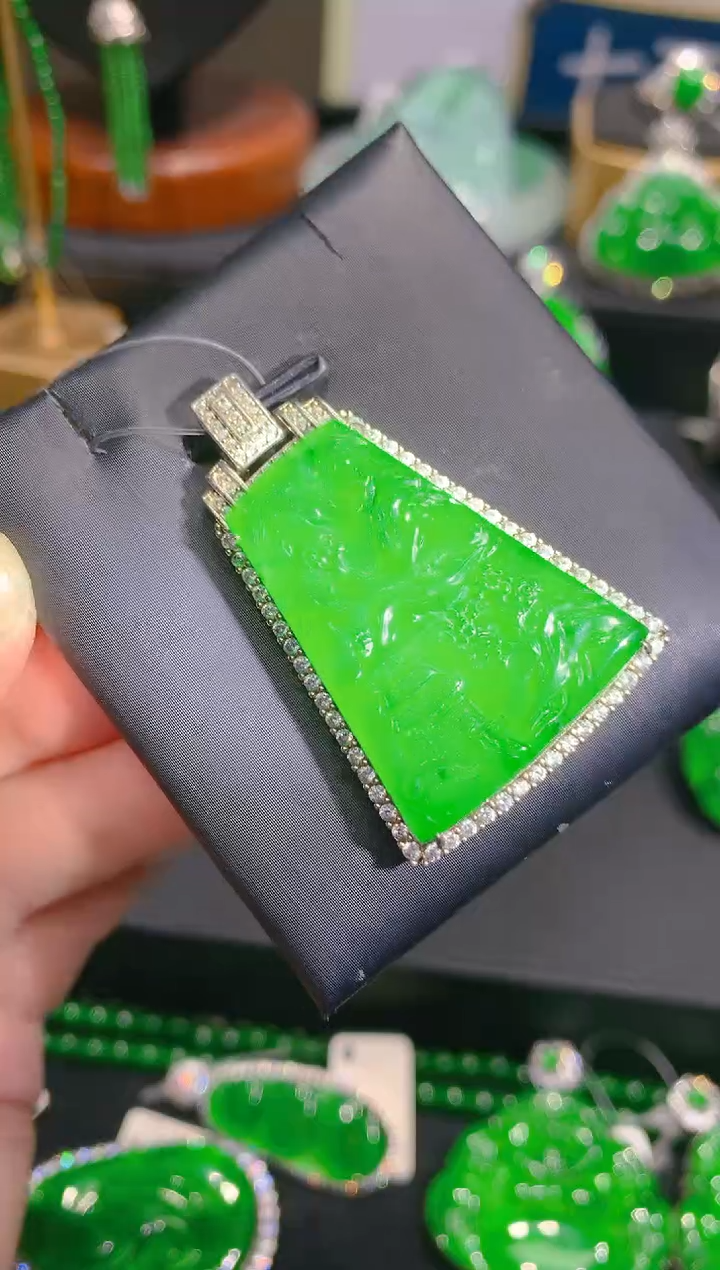 【闪购商品】翡翠颈饰银S925镶嵌73一季