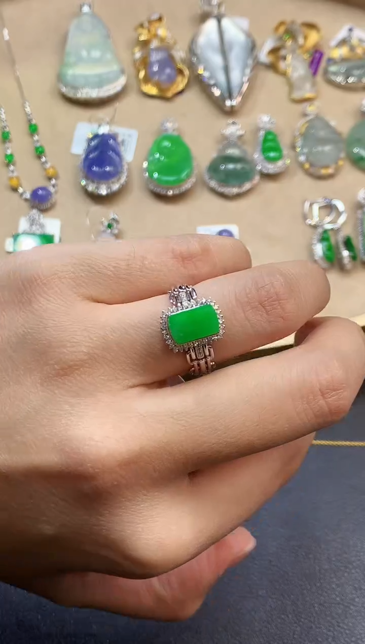 【闪购商品】翡翠戒指18K金镶嵌3798　　　　　