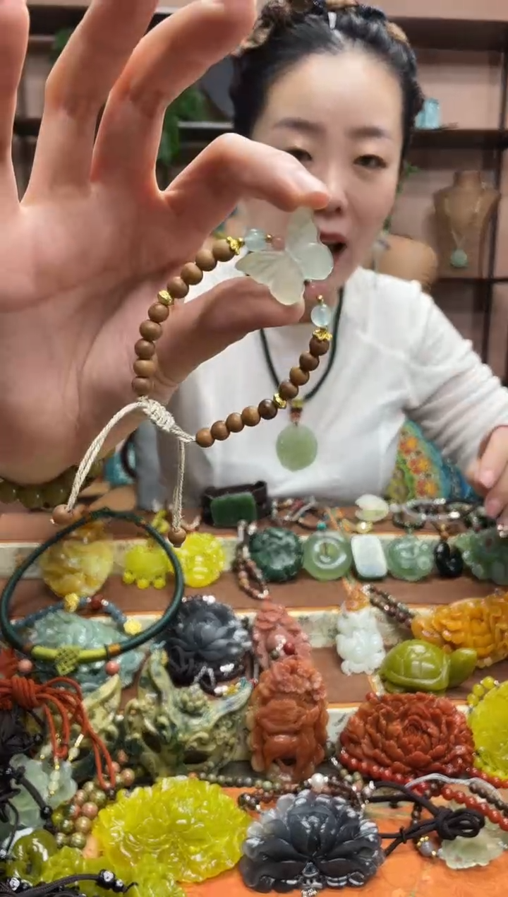 未镶嵌岫玉吊坠·