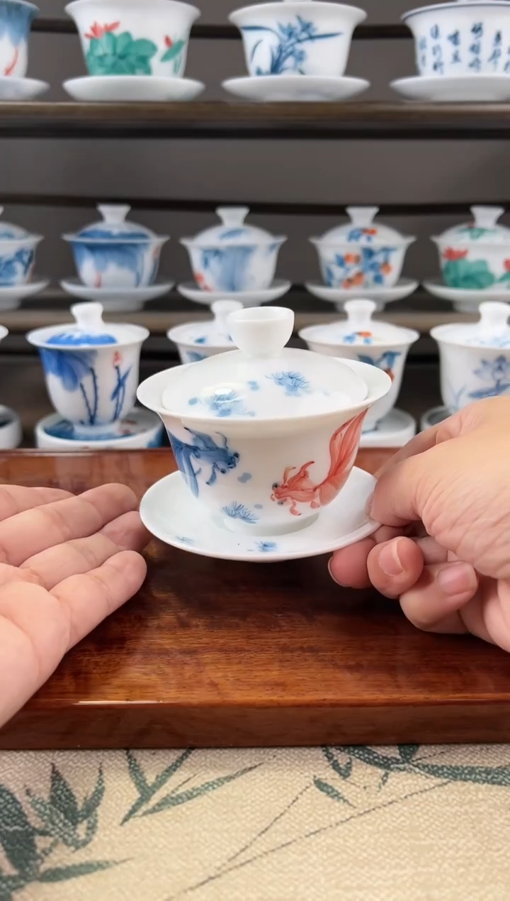 微瑕红蓝锦鲤150ml三才盖碗