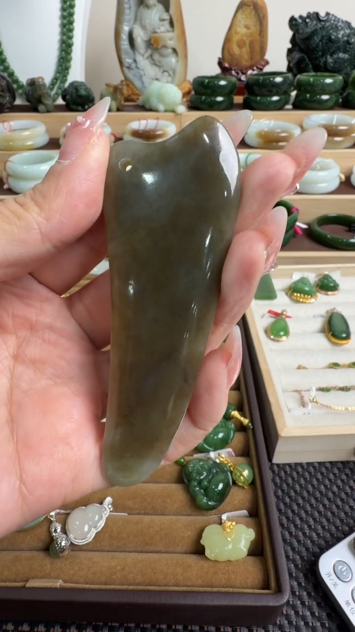 颈饰未镶嵌和田玉挂件