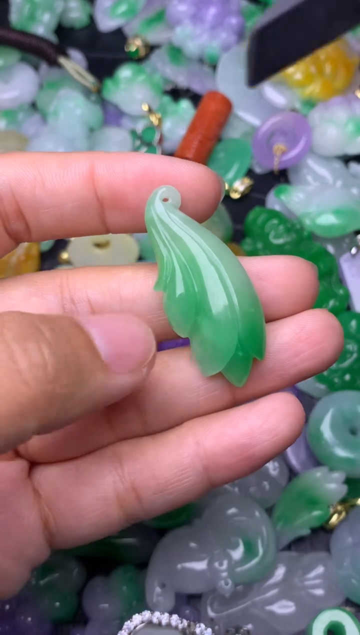 颈饰未镶嵌翡翠缅甸翡翠吊坠