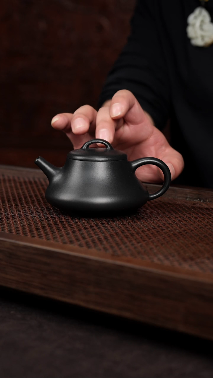 【闪购商品】紫砂茶壶黑料光素楚瓢