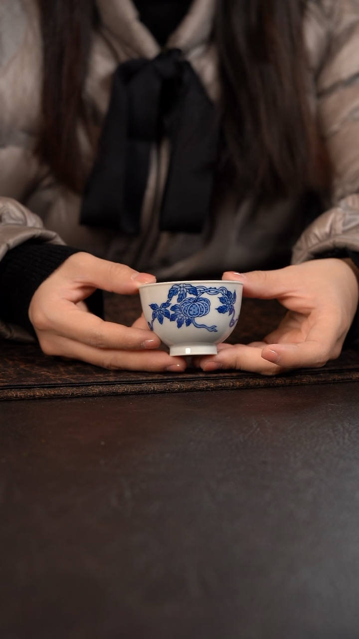 【闪购商品】杯HLX陶瓷折枝南瓜鸡心杯带内绘随机