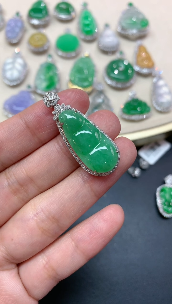 【闪购商品】翡翠吊坠(不含链)18K金镶嵌吊坠A334|6980