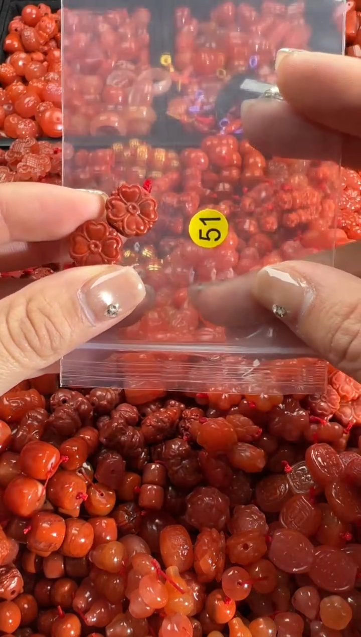 【闪购商品】南红玛瑙颈饰未镶嵌1