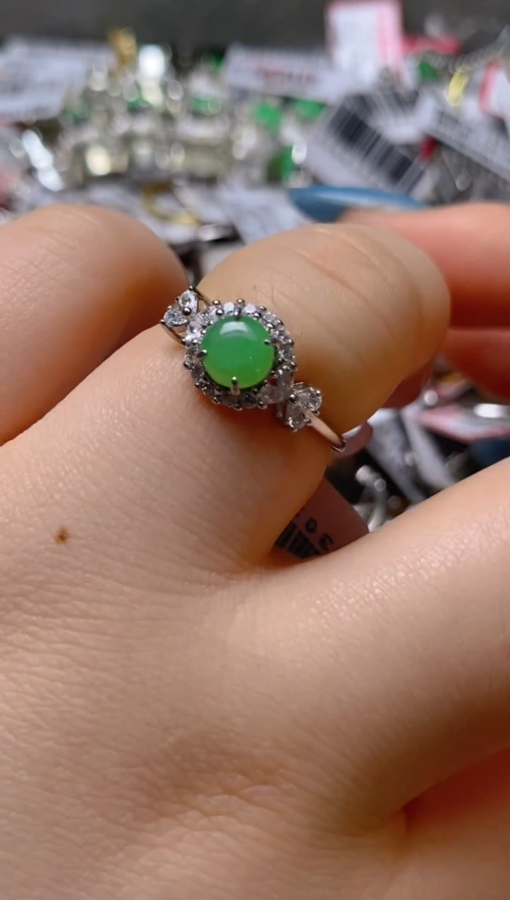 银S925镶嵌戒指翡翠百内无证书