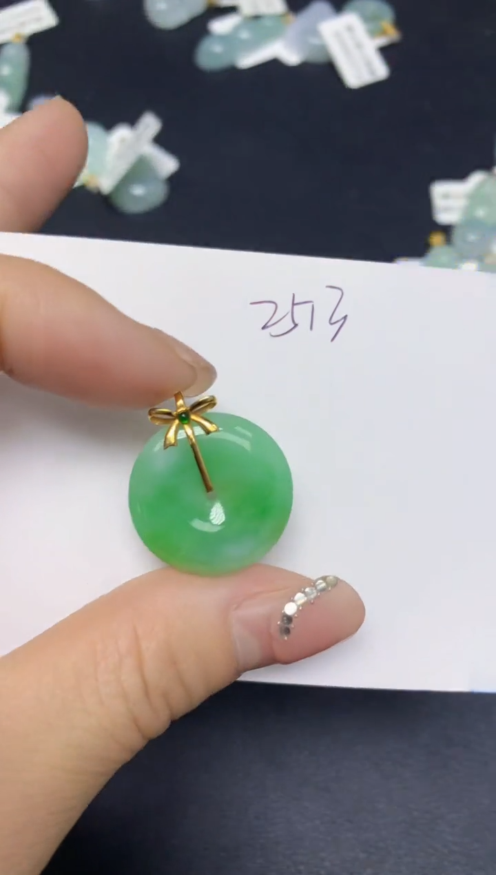 【闪购商品】翡翠挂件18K金镶嵌 天然翡翠A货